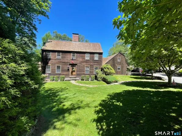 31 Old Barn Road, Trumbull, CT 06611