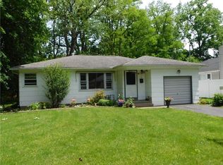 1 Fiora Dr, Fairport, NY 14450