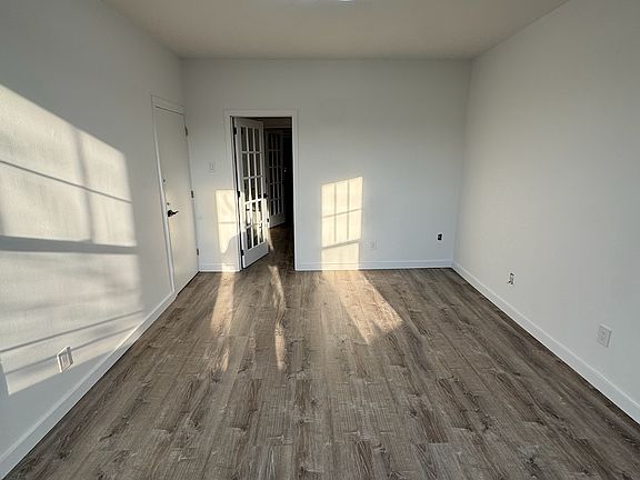 3rd image of 52 Hausman St #2