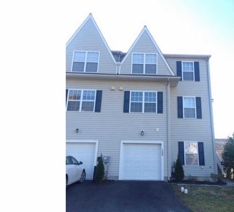 1st image of 154 Jefferson Ave