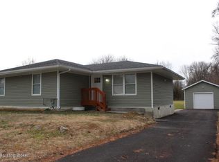 1902 Lower Hunters Trce, Louisville, KY 40216