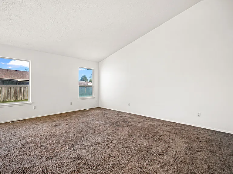 658 N Katie Way — Photo 7