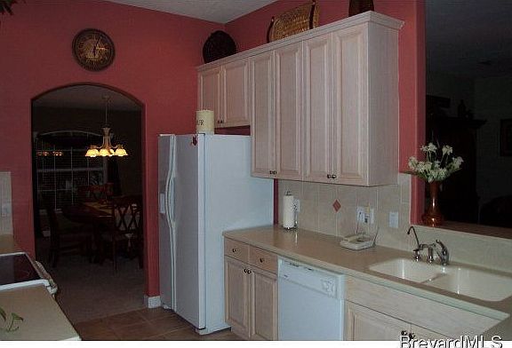 3rd image of 5860 Treasure Ln