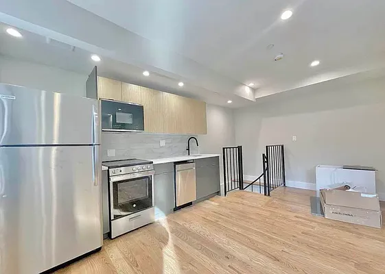 Rented by Reavis | media 12