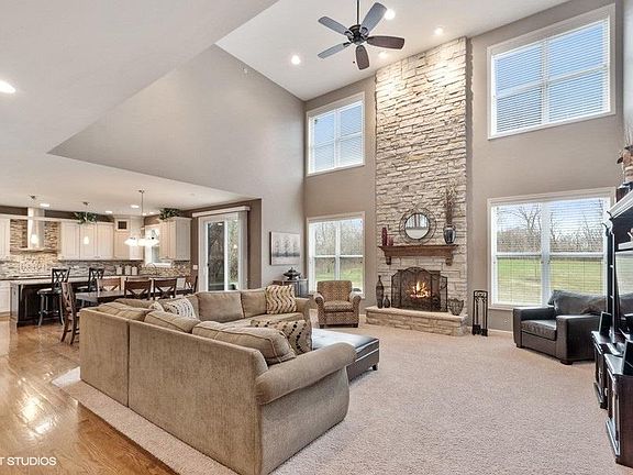3rd image of 19771 W Stone Pond Ln