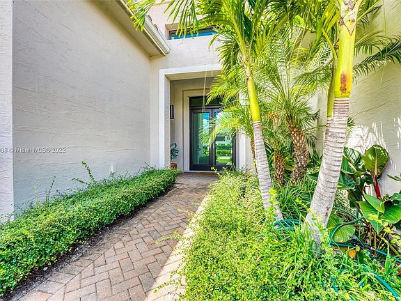 4th image of 5663 W Brookfield Cir W