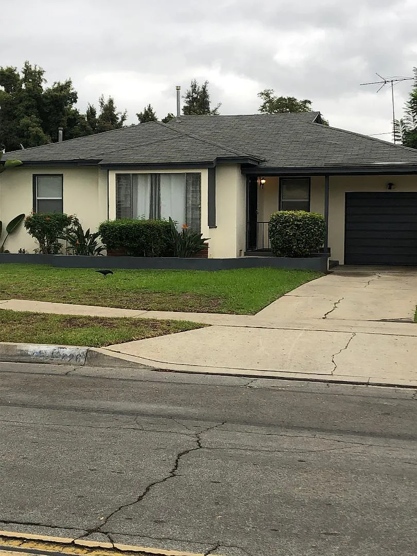House with view of garage included - 13326 McKinley Ave