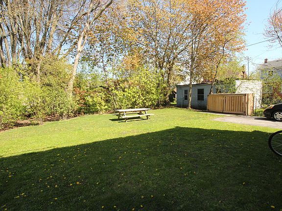 4th image of 261 College St #3