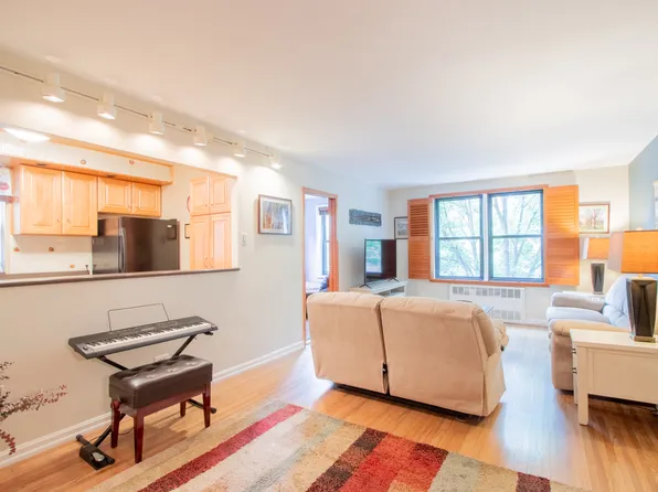 7423 Ridge Boulevard image 4 of 25