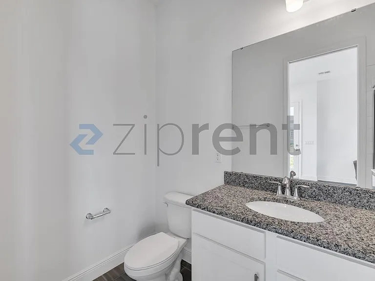 10382 Marconi Ave — Photo 6
