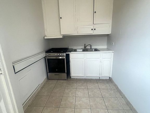 3rd image of 4425-31 N Milwaukee Ave #5055-65