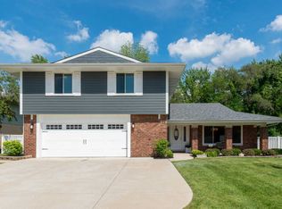 219 Southwick Ln, Schaumburg, IL 60173
