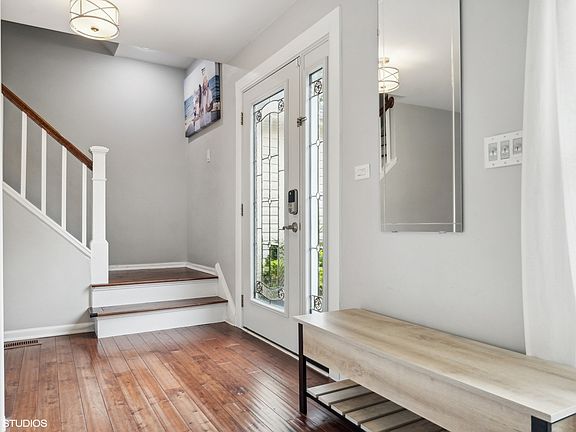 3rd image of 1344 Logsdon Ln