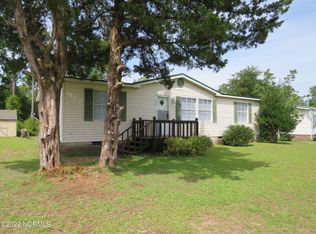 105 Forest Line Dr, Bogue, NC 28570