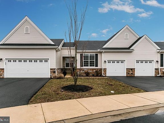 3rd image of 56 Grand National Ln