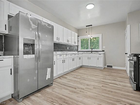 2nd image of 455 Scott St NE