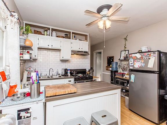 2nd image of 1021 Elgin Ave
