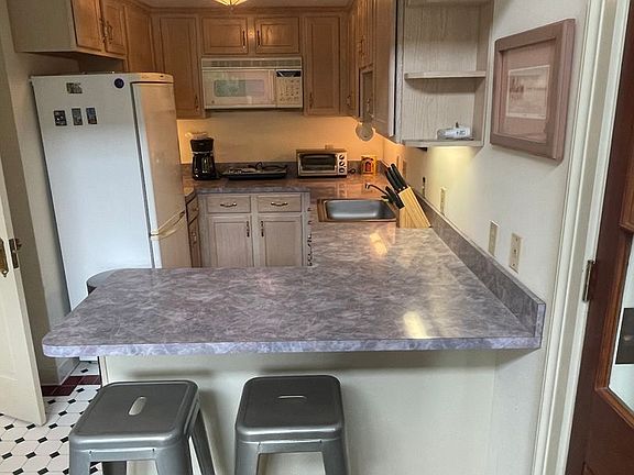 5th image of 2456 Royal St #2