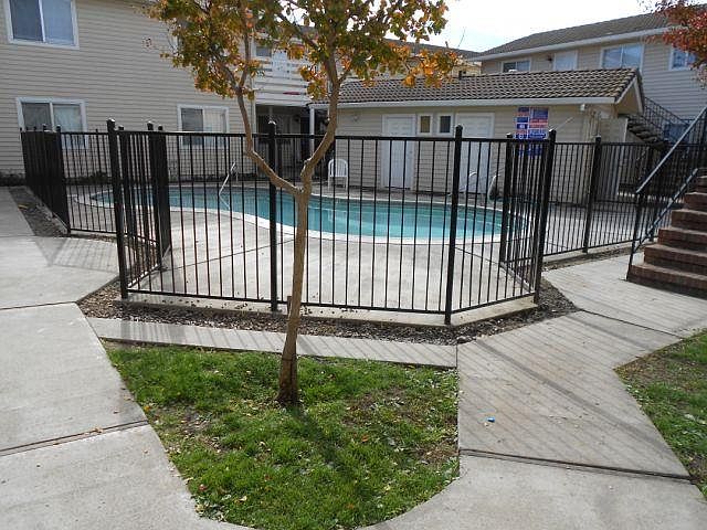 2nd image of 510 E Vine St APT D