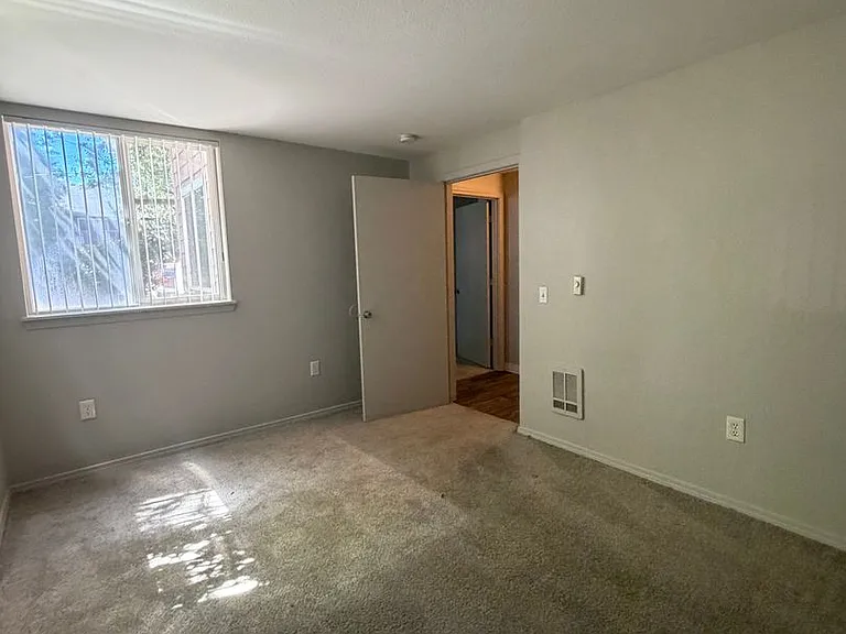 16916 SE Powell Blvd #7 — Photo 10