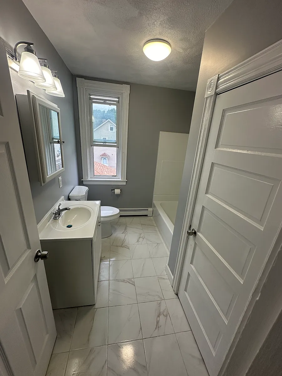 Building Photo - 28 Amory St #2