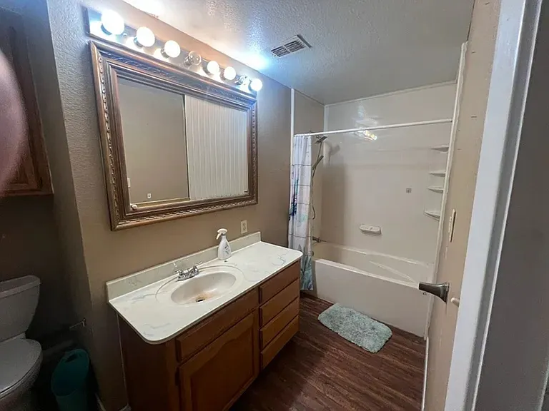 2708 Cedarhill St — Photo 13