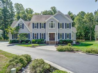 12801 Trenadier Cir, Midlothian, VA 23113