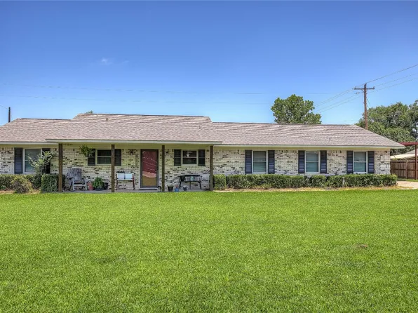 911 Zola St, Quitman, TX 75783