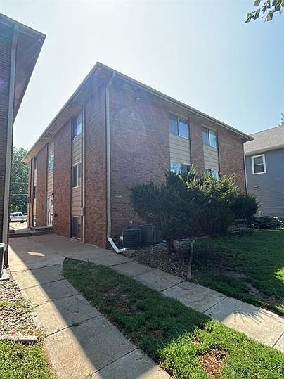 1st image of 1111 East St