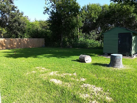 4th image of 2527 27th Ave N