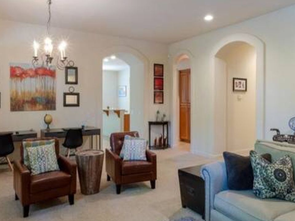 1st image of 904 Sierra Park Ln