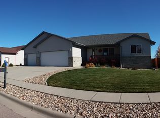 5002 Chalkstone Dr, Rapid City, SD 57701