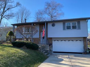 3413 Ridge Rd, Island Lake, IL 60042