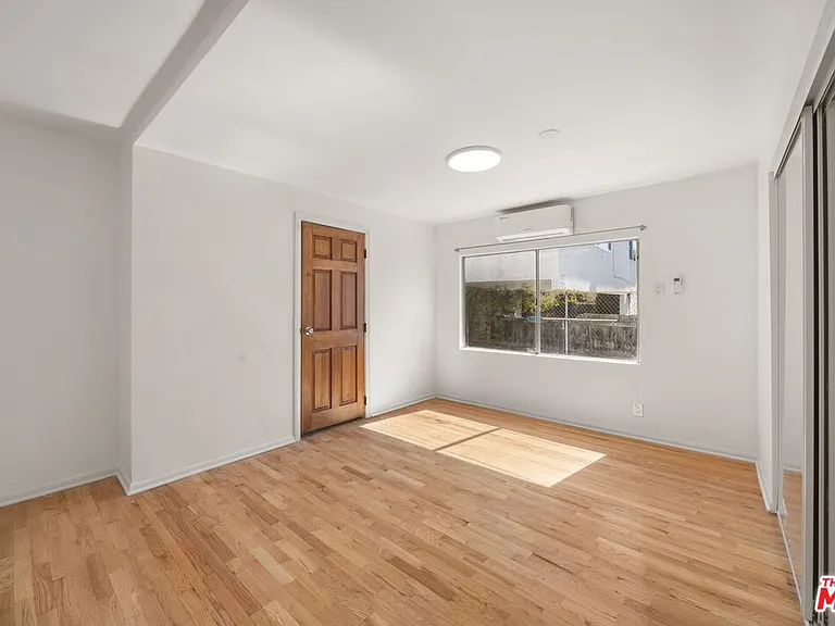1538 N Mariposa Ave — Photo 10