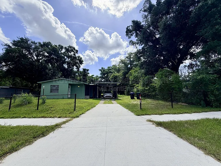 5601 Bryson Dr — Photo 1