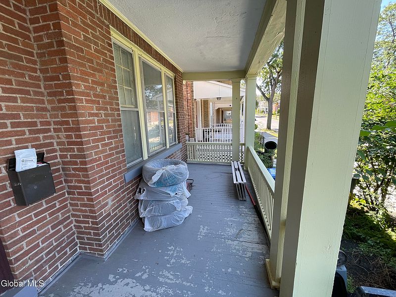 4th image of 320 Quail Street