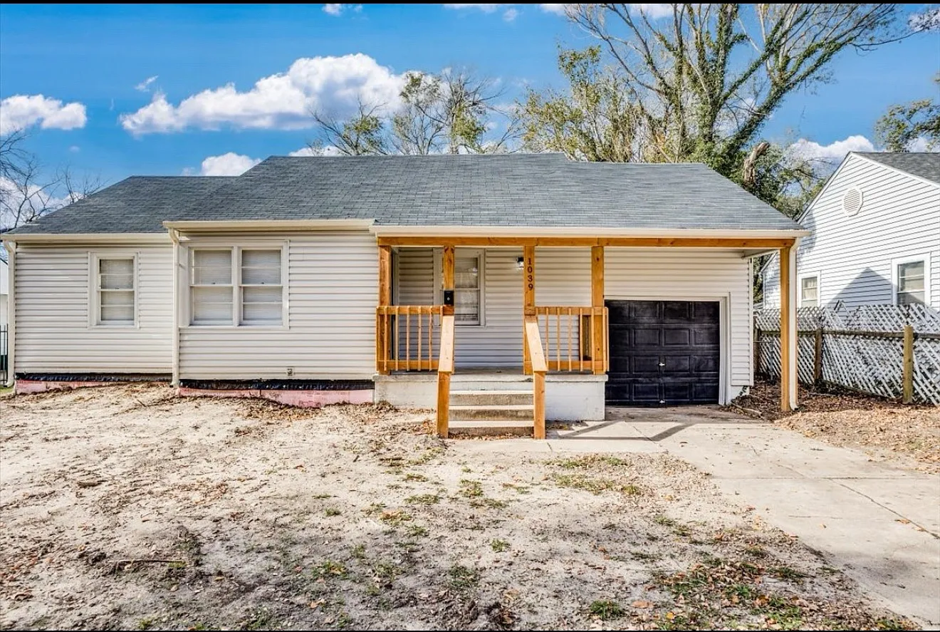 3 bed, 1280 sqft, $1,350 — Photo 1