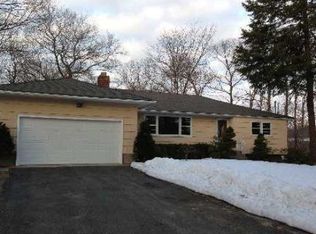 529 Canal Rd, Mount Sinai, NY 11766