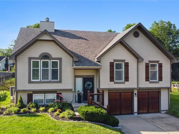 432 NE Victoria Dr, Lees Summit, MO 64086