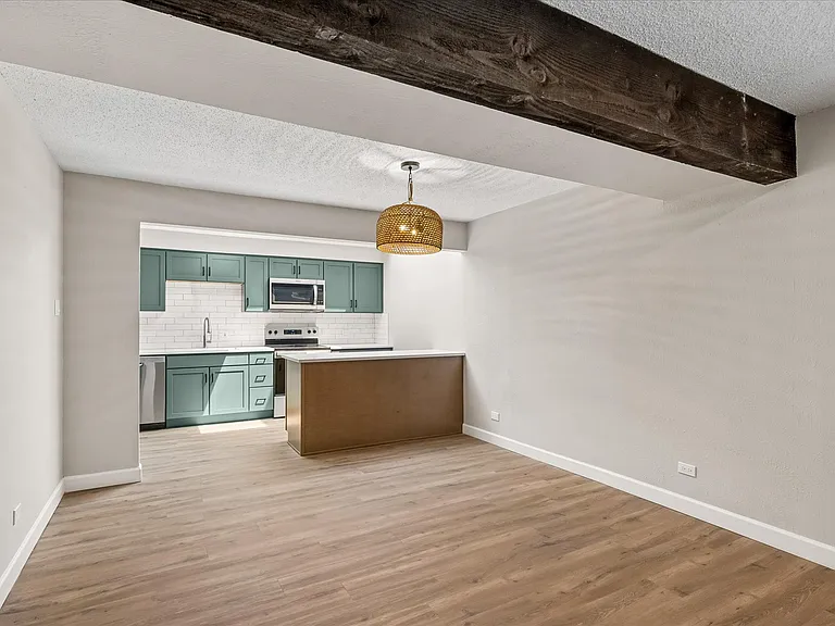 2815 S Locust St — Photo 5