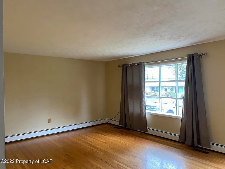 317 Highland Ave — Photo 2
