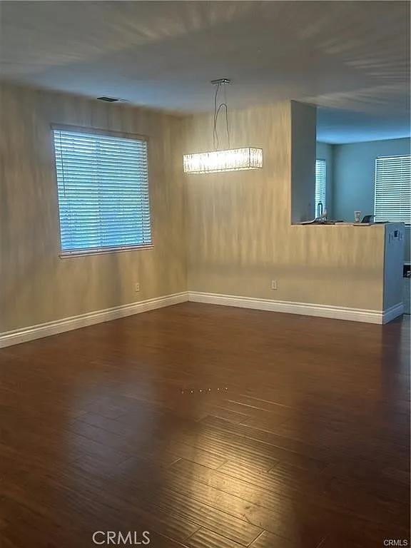 4 bed, 2.5 bath, 2818 sqft, $4,300 — Photo 2