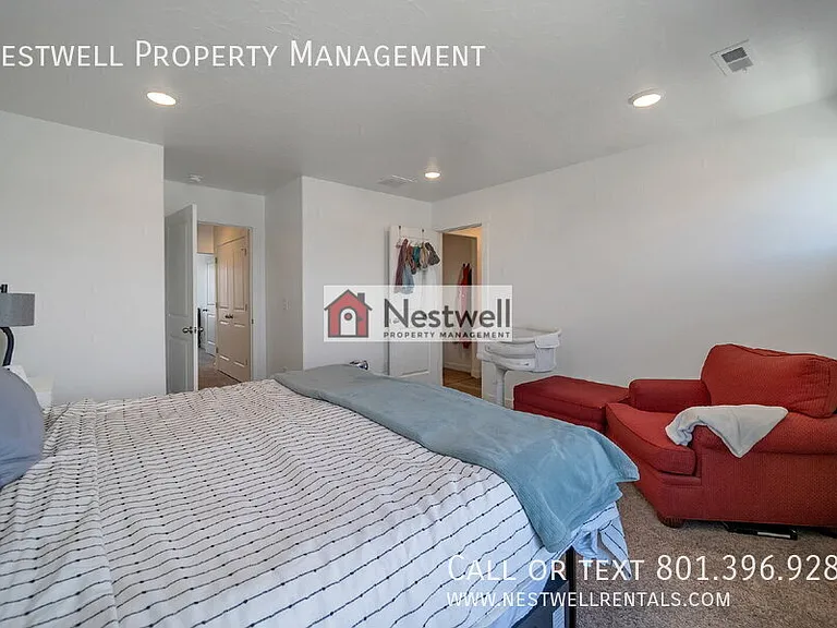1096 E Yard Row — Photo 14