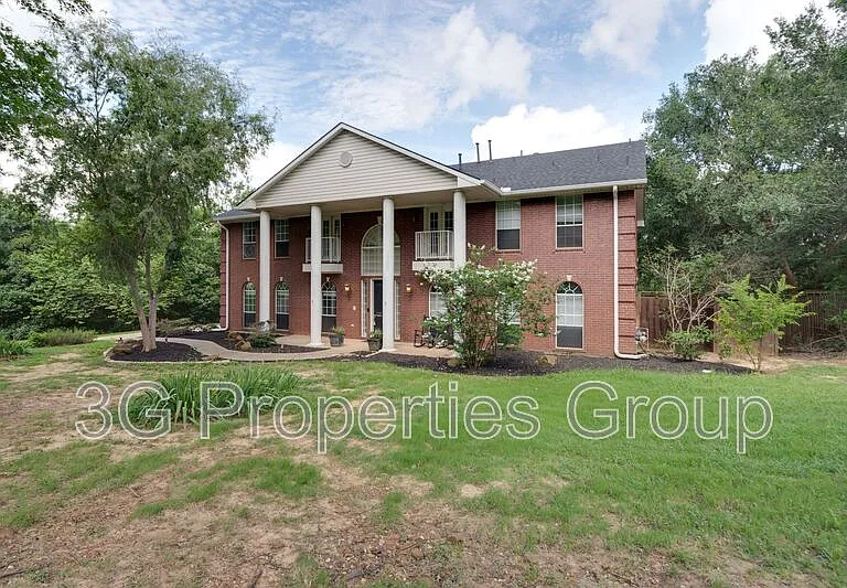 3937 Valley View Ln — Photo 3
