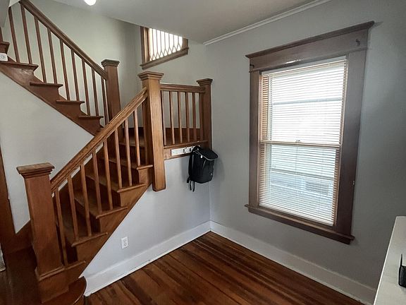 3rd image of 431 Plymouth Ave