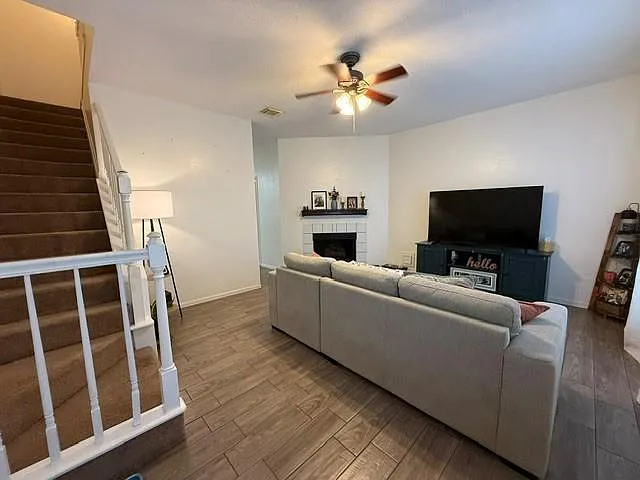 2 bed, 2.5 bath, 1152 sqft, $1,700 — Photo 4