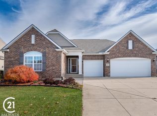 50178 Cheltenham Dr, Macomb, MI 48044