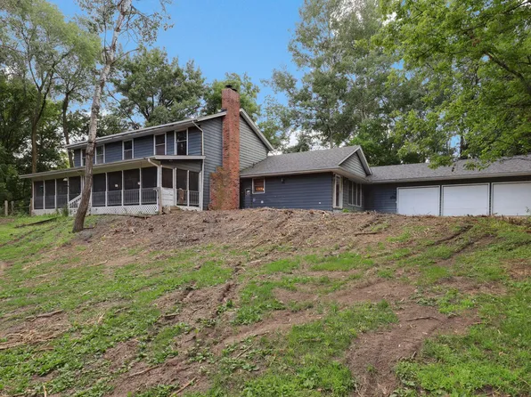 15432 Highwood Dr, Minnetonka, MN 55345