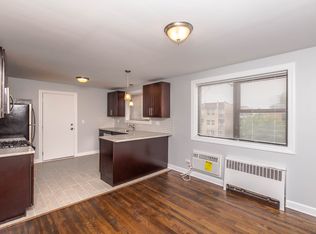 6805 N Ridge Blvd APT 104, Chicago, IL 60645