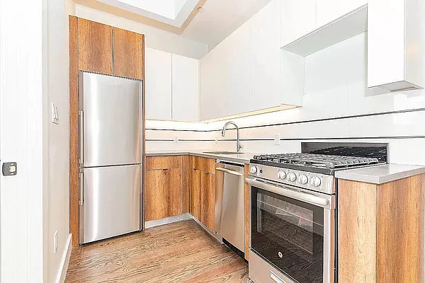 Rented by Artur Gutman, LREB | media 26